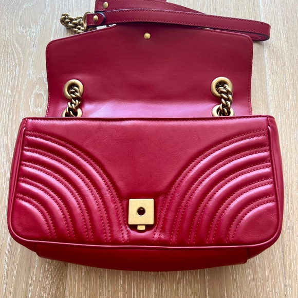 Gucci Marmont Red Authentic Crossbody Shoulder Bag with Heart on Back NWOT - Picture 8 of 16